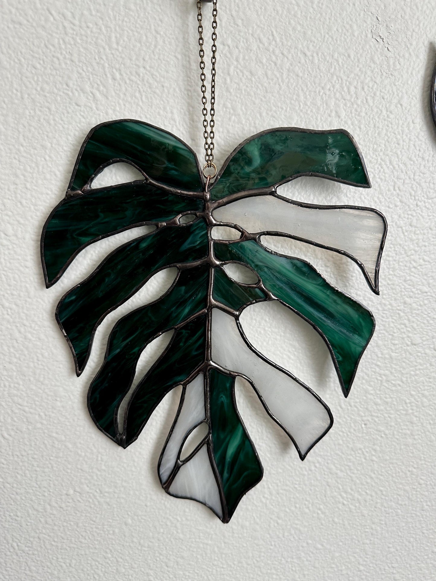 Verdant Veil - Stained Glass Monstera Leaf Botanical Suncatcher